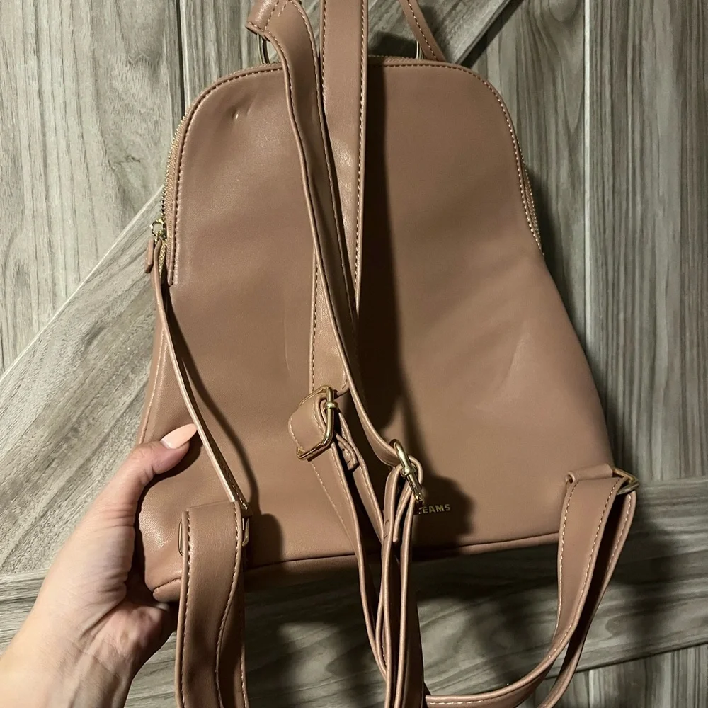 ✨Quilted Backpack✨ - Picture 3 of 5